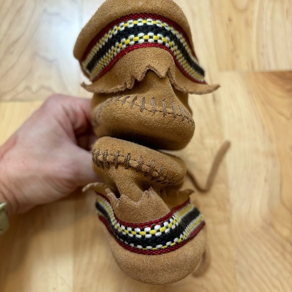 NEW Minnetonka Moccasins with Embroidered Detailing Leather Suede Braided Bootie - Picture 8 of 14